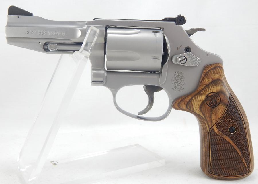 Smith & Wesson 60-15 Pro Series