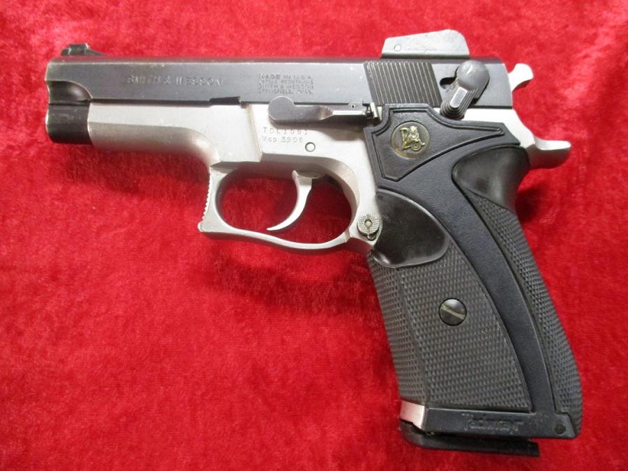 *used* Smith & Wesson 5906 Da/sa